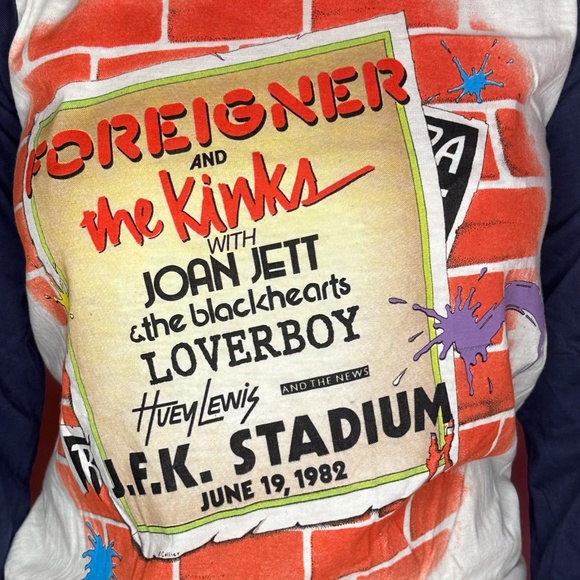 Vintage band tee ft. Foreigner & others - Picture 2 of 4